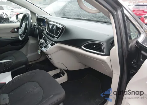 2021 Chrysler Voyager L z USA, uszkodzony, nr VIN 2C4RC1AG6MR565297